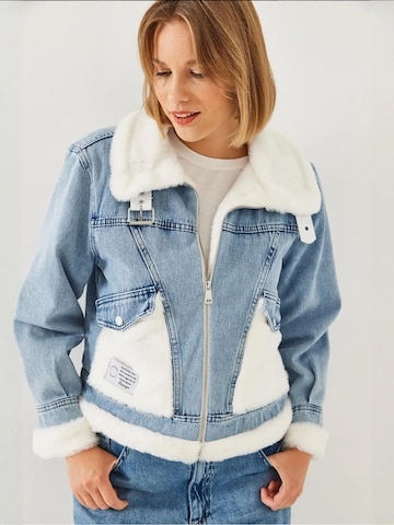 Bianco Lucci Tussenjas in Blauw: voorkant