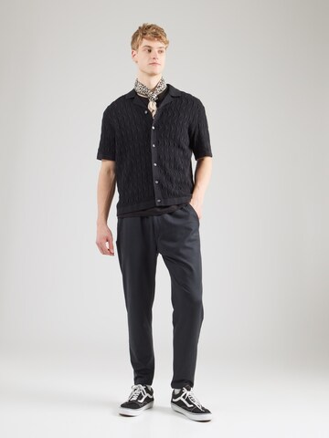 HOLLISTERTapered Hlače - crna boja