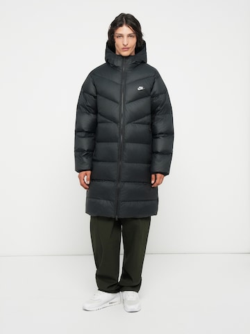Nike Sportswear Télikabátok 'WINDRUNNER STMNT' - fekete: elől