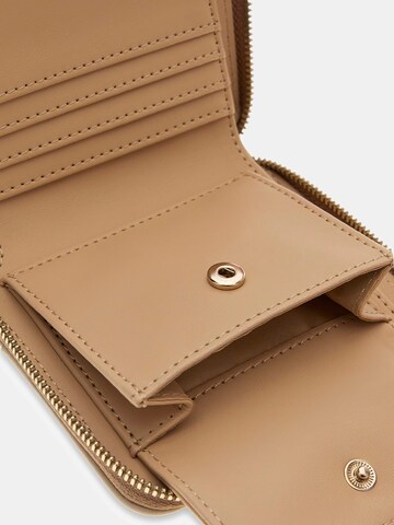 GUESS Pénztárcák 'JESSA' - barna