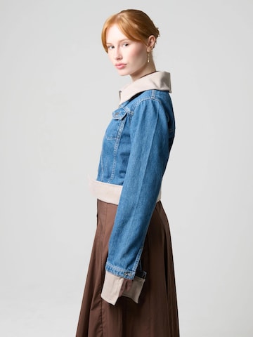 Fenice Between-Season Jacket in Beige