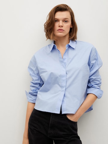 MANGO Blouse in Blauw: voorkant