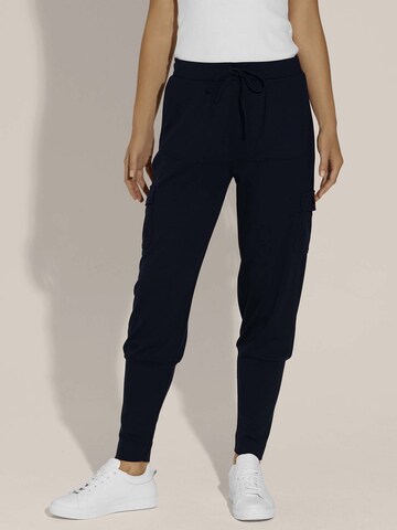 MADELEINE Tapered Hose in Blau: Vorderseite