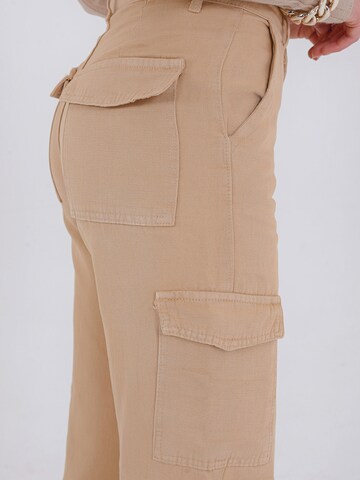 FRESHLIONS Regular Cargohose 'Lil' in Beige