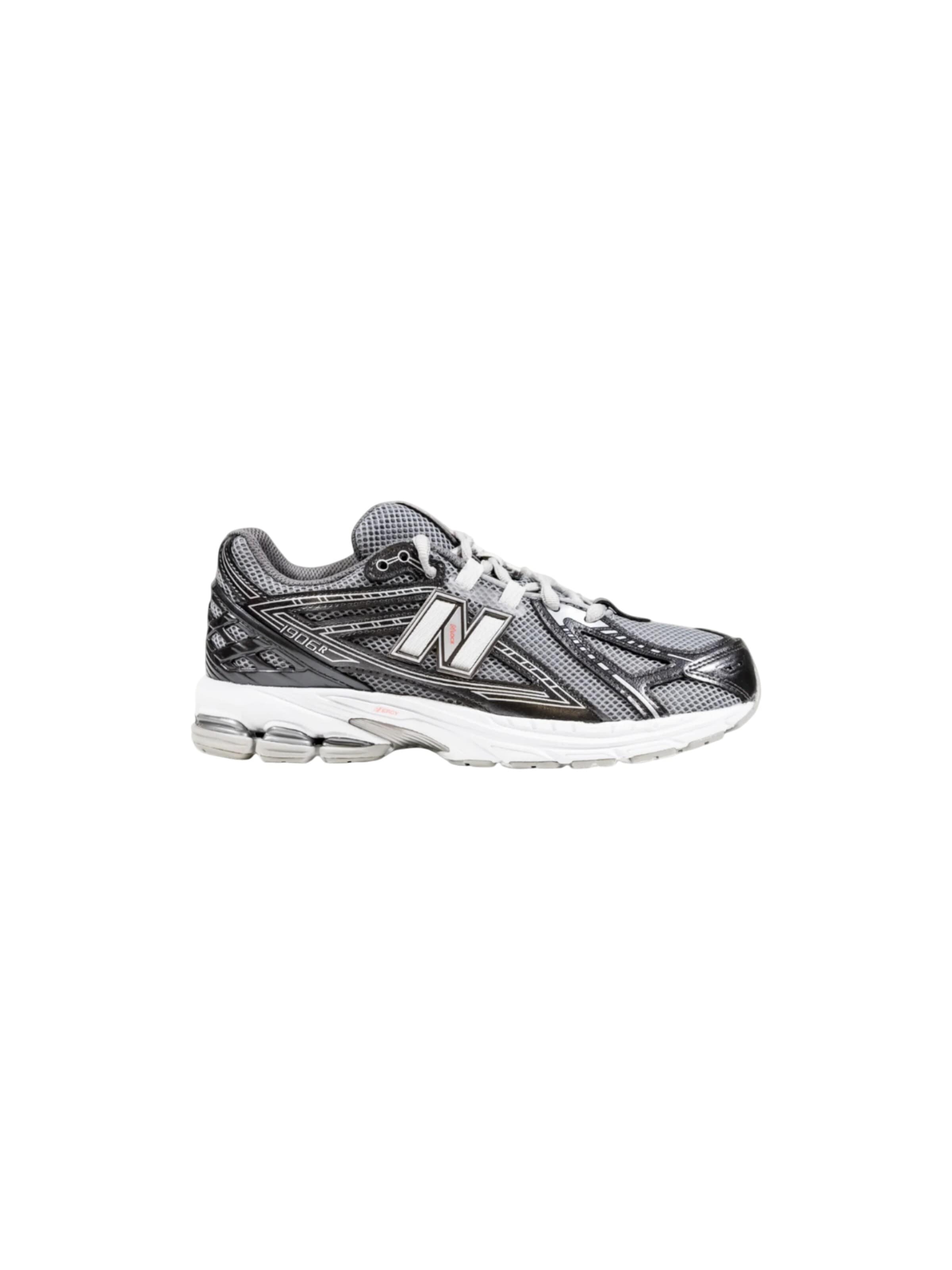 new balance Sports shoe in Black: front