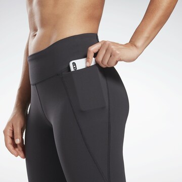 Skinny Pantalon de sport Reebok en noir