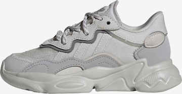 Baskets 'Ozweego' ADIDAS ORIGINALS en gris : devant