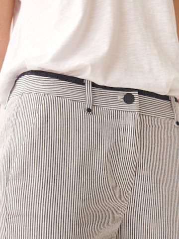 Regular Pantalon 'SOROKI' TATUUM en blanc