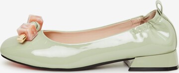 CESARE GASPARI Ballet Flats in Green: front