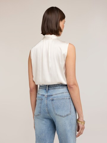 MOTIVI Blouse in White
