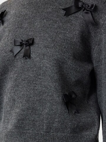 Pull-over Trendyol en gris