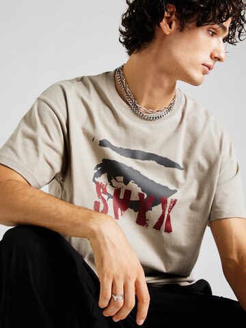 Maglietta di SHYX in grigio