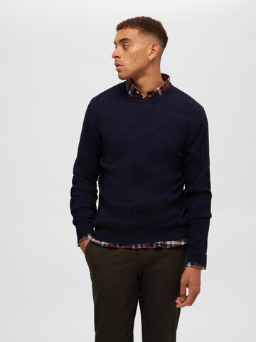 Pull-over 'Berg' SELECTED HOMME en bleu : devant