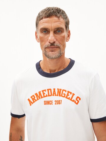 T-Shirt ARMEDANGELS en blanc