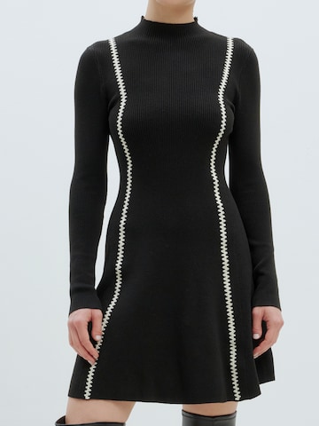 EDITED Gebreide jurk 'Malu' in Zwart: voorkant