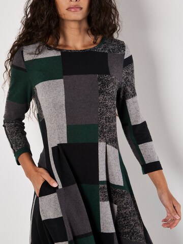 Apricot Colour Block Knitted Midi Dress ' ' in Grün