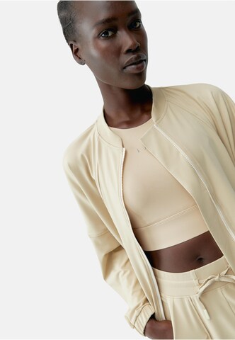 Veste de survêtement 'Leila' Born en beige