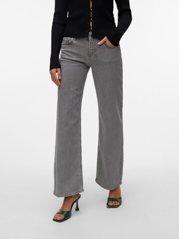Wide leg Jeans 'VMAlexis' di VERO MODA in grigio: frontale