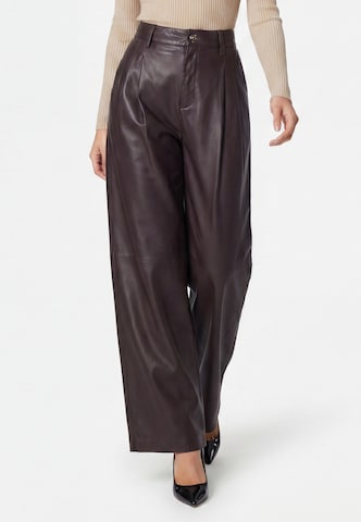 faina Wide leg Broek in Bruin: voorkant