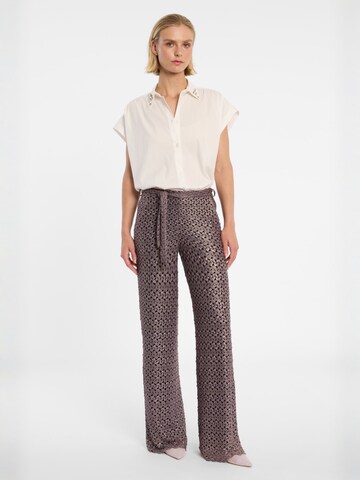 Regular Pantalon 'Donya' Ana Alcazar en gris