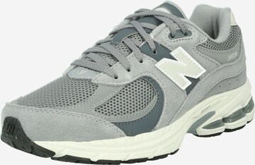 Baskets '2002' new balance en gris : devant