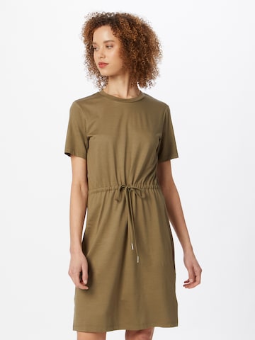 Rochie de la Superdry pe verde: față