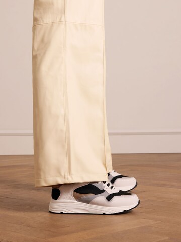 MANFIELD Sneaker in Weiß