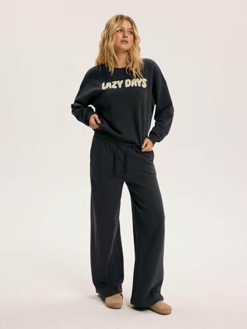 ESOTIQ Wide leg Pants 'Snug' in Grey: front