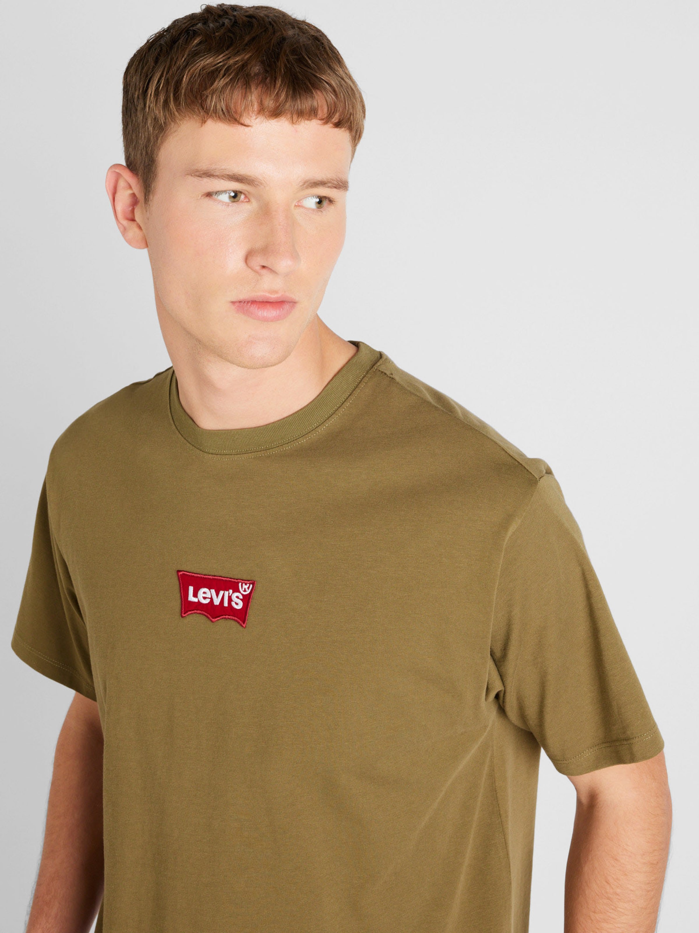 LEVI S T Shirt in Oliv ABOUT YOU