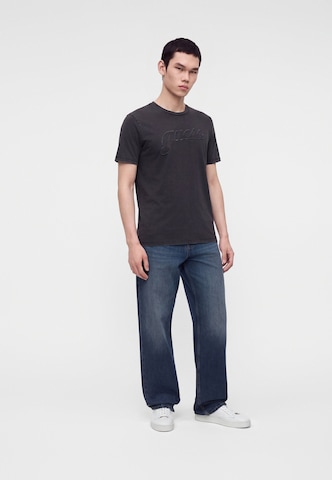 GUESS T-Shirt in Schwarz