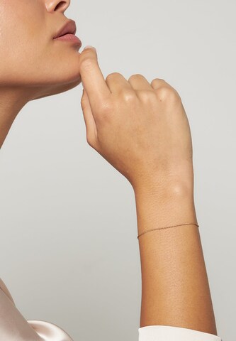 Stilnest Bracelet in Gold: front