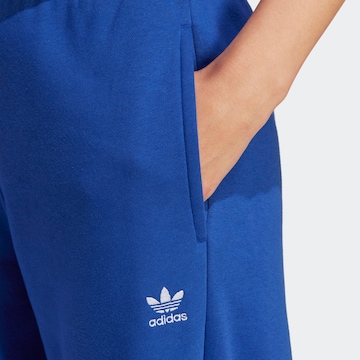 ADIDAS ORIGINALS Tapered Hose 'Essentials Fleece' in Blau