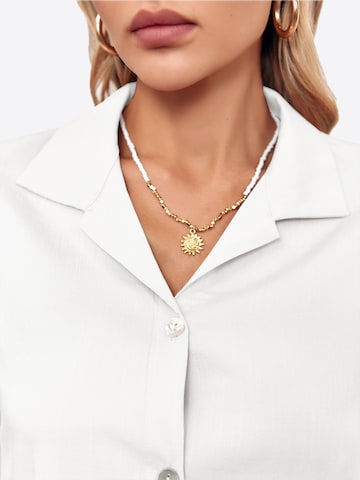 Imily Bela Halenka – bílá