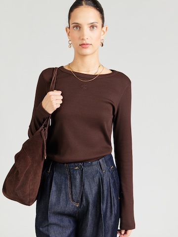 Tricou de la s.Oliver pe maro: față