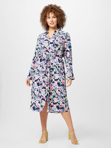 Robe-chemise 'BONNI' Vero Moda Curve en bleu : devant