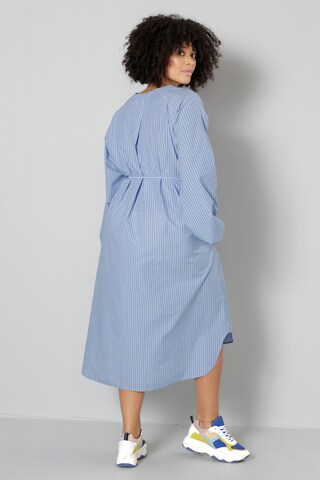 Robe Sara Lindholm en bleu