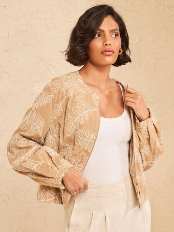 love & roses Between-Season Jacket in Beige