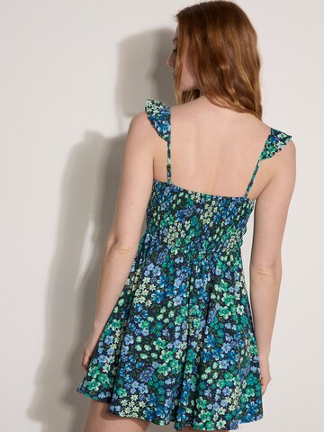 Robe Apricot en bleu