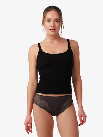 Blackspade Undershirt in Black: front