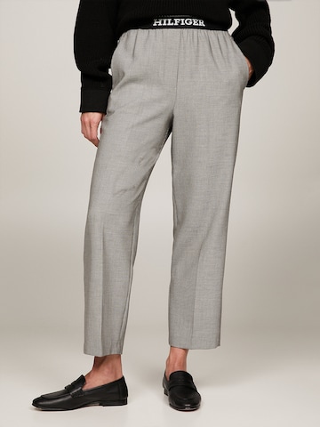 TOMMY HILFIGER Regular Pleated Pants in Black: front