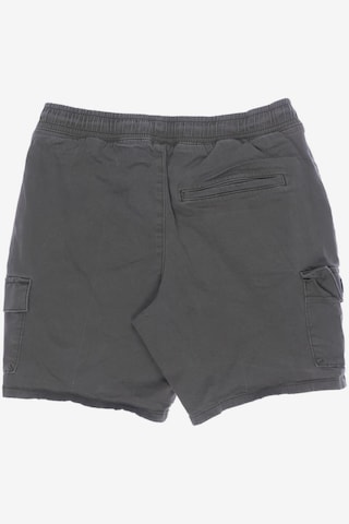 HOLLISTER Shorts in 29-30 in Green