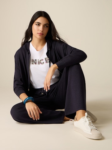 oltre Baggy Pants in Blue: front