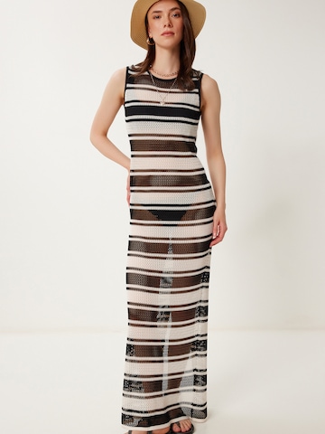 Rochie de plaja de la Happiness İstanbul pe bej: față