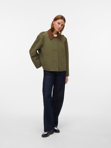 Veste mi-saison 'VMLucia' VERO MODA en vert : devant