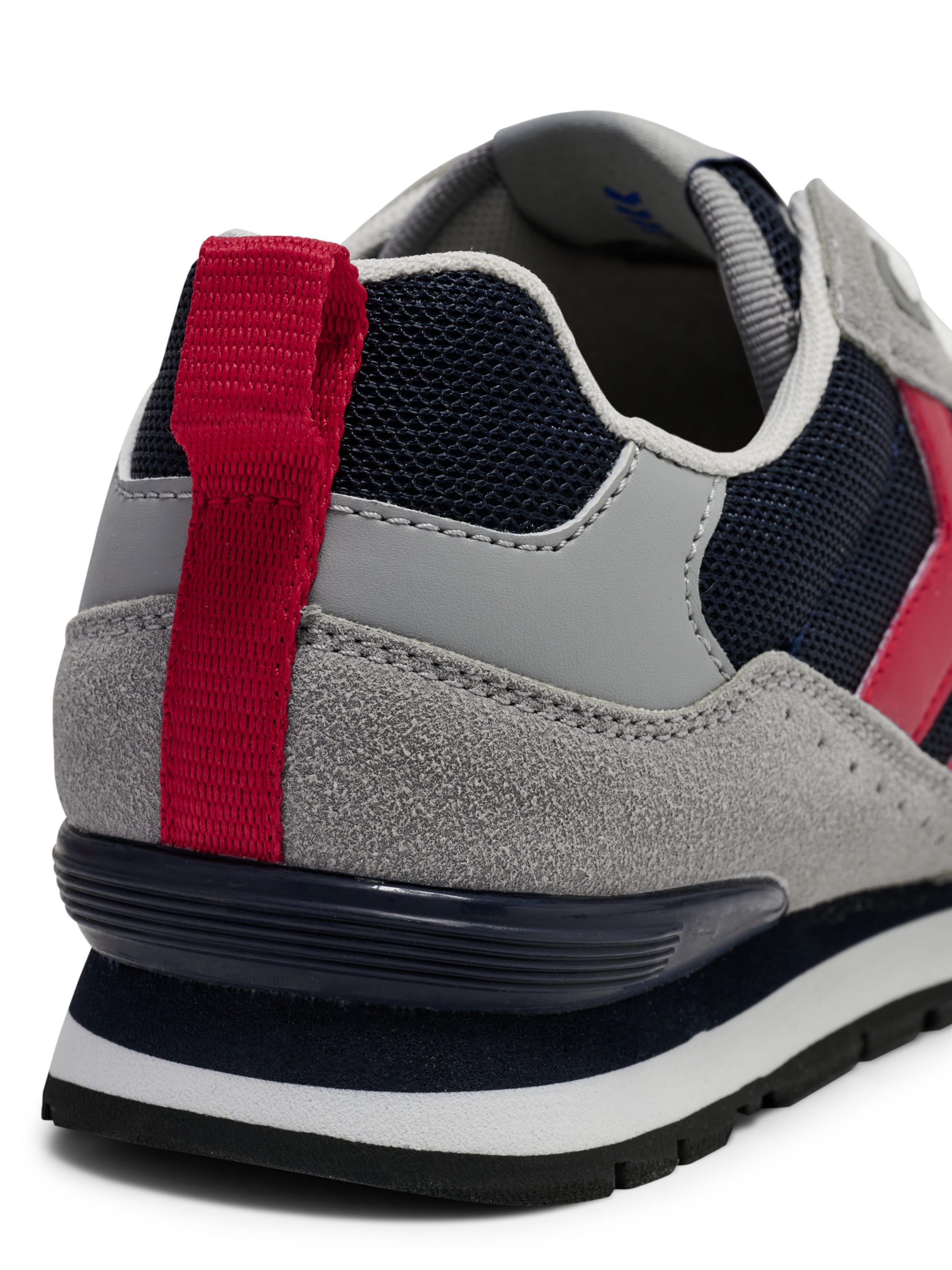 Hummel Sneaker in Grau
