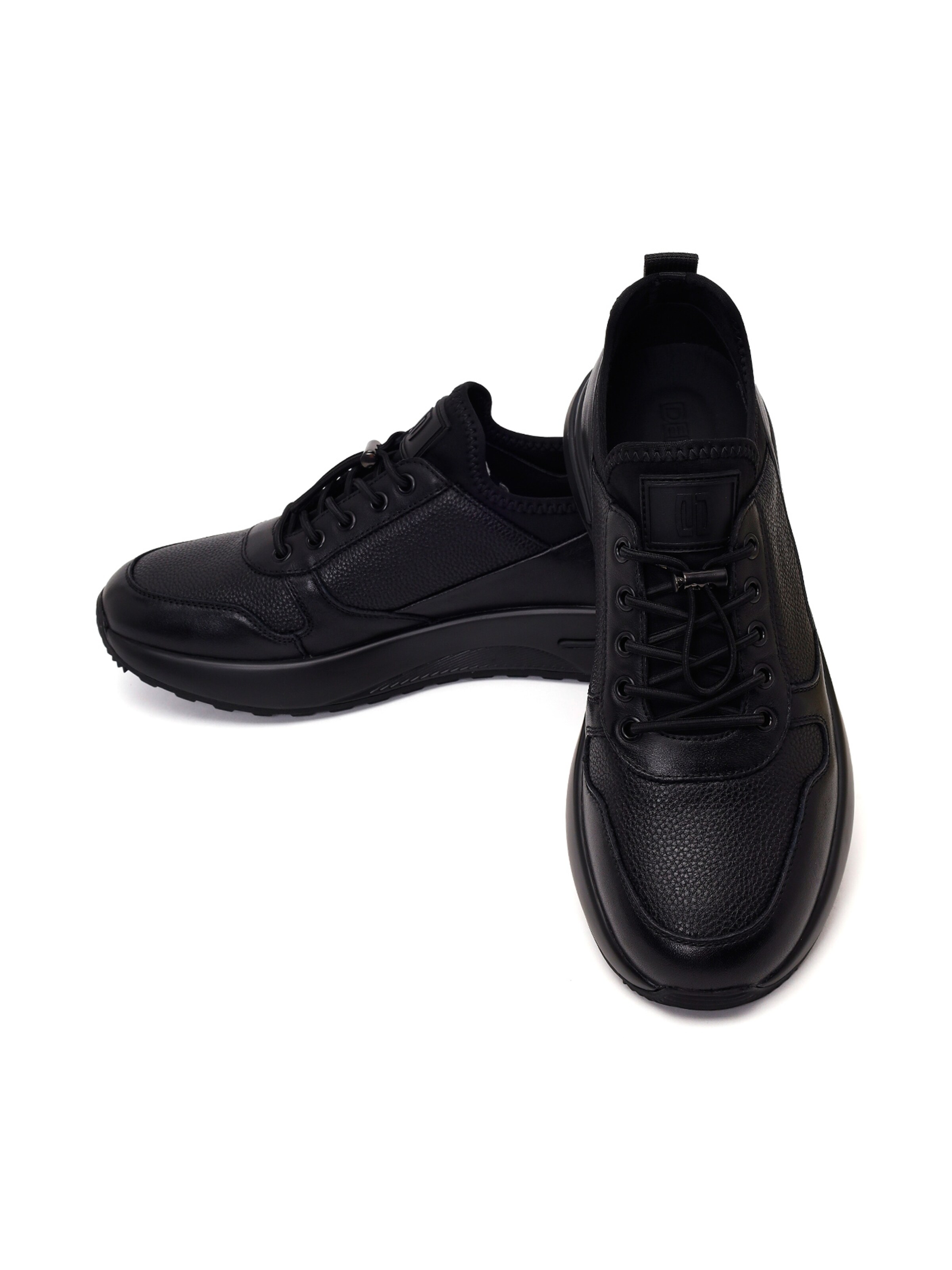 Sneaker bassa di Derimod in nero