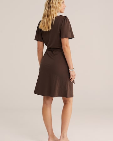 WE Fashion Sommerkjole i brun