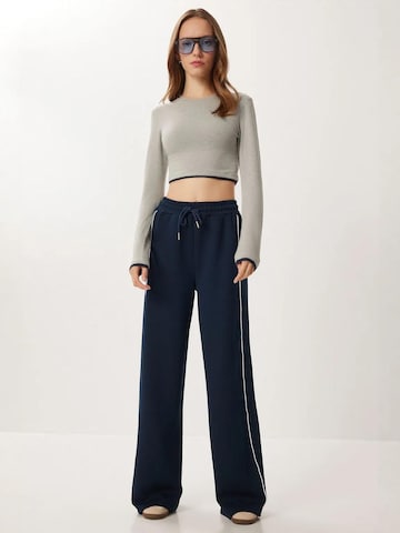 Wide leg Pantaloni di Happiness İstanbul in blu