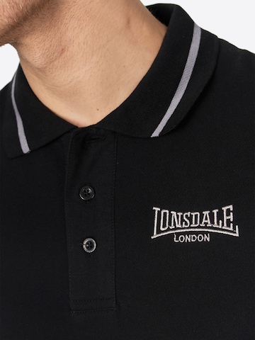 LONSDALE Koszulka 'Causton' w kolorze czarny