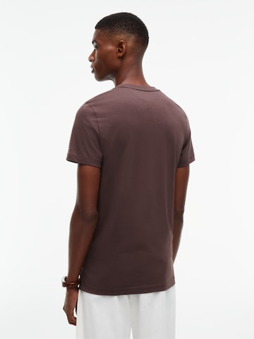 TOMMY HILFIGER Regular Fit Bluser & t-shirts i brun